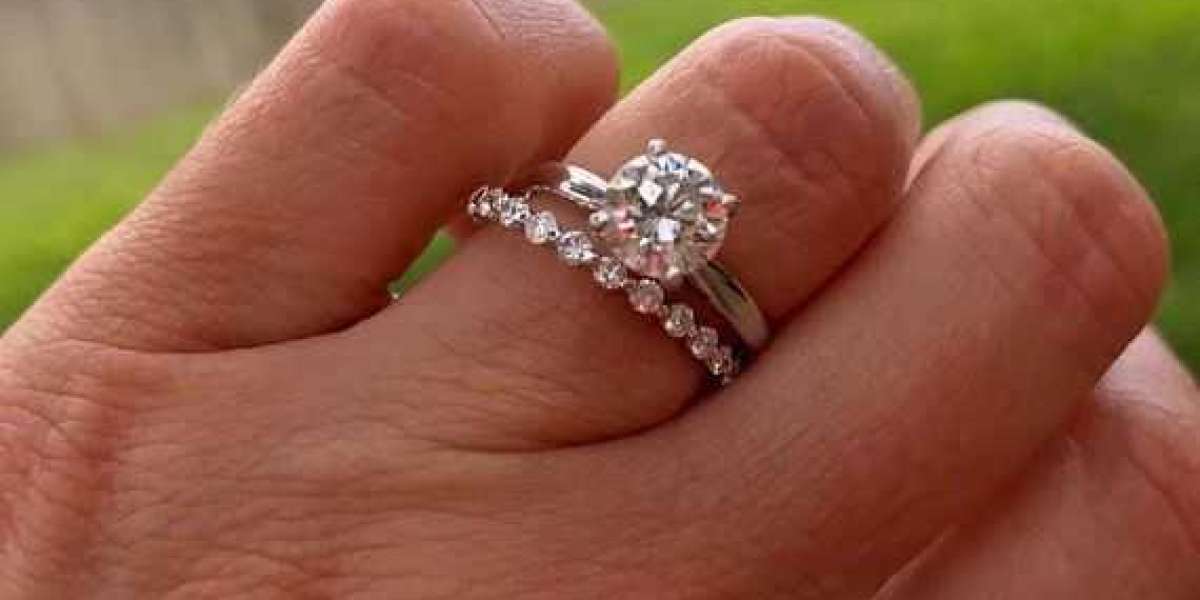 What Buyers Should Know About Women's Wedding Rings