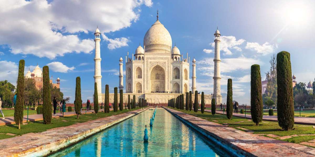 Delhi to Agra Same Day Trip: Unleash the beauty of Taj Mahal