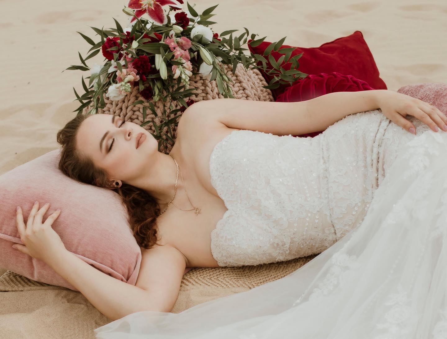 How Seasons Influence The Designing Of Custom Bridal Gowns? - TIMES OF RISING